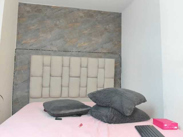 lilyrosee1 live cam on BongaCams