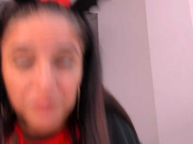 lilyrosee1 live cam on BongaCams
