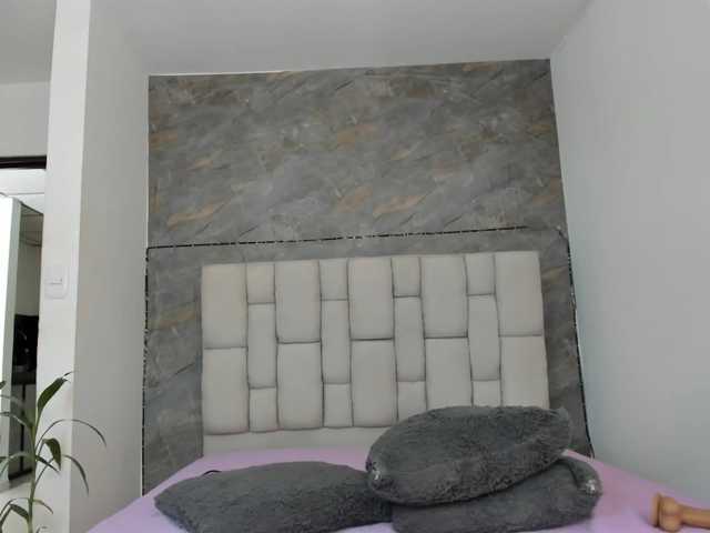 lilyrosee1 live cam on BongaCams