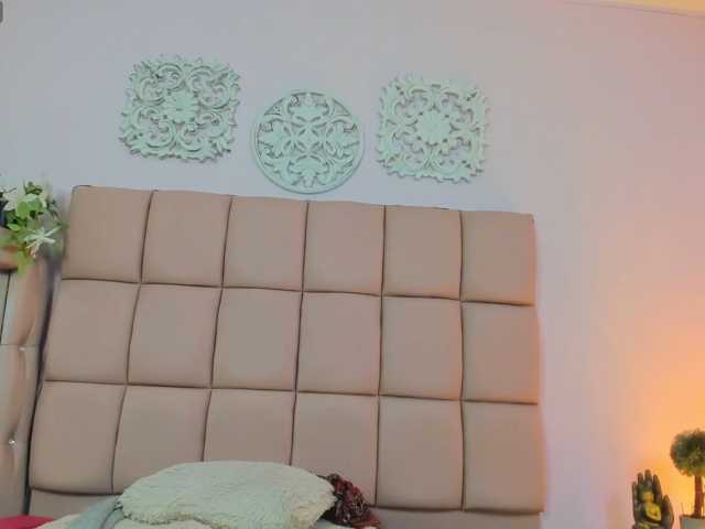 lilyrosee1 live cam on BongaCams