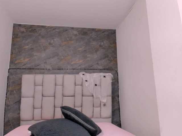 lilyrosee1 live cam on BongaCams