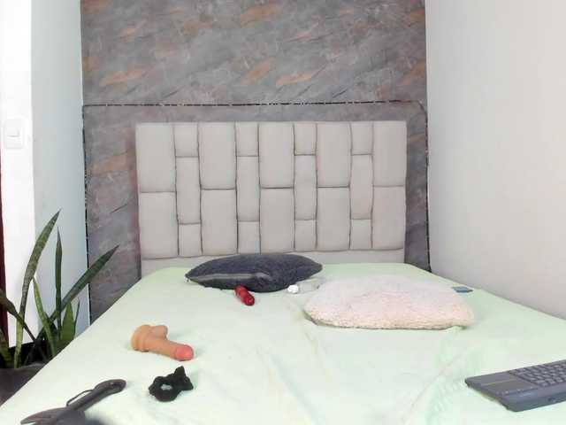 lilyrosee1 live webcam show