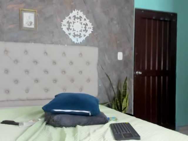 lilyrosee1 live cam on BongaCams