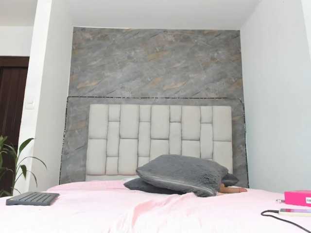 lilyrosee1 live cam on BongaCams