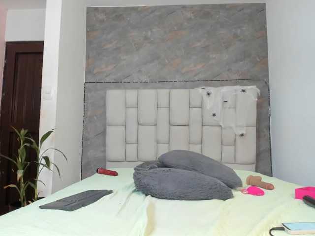 lilyrosee1 live cam on BongaCams