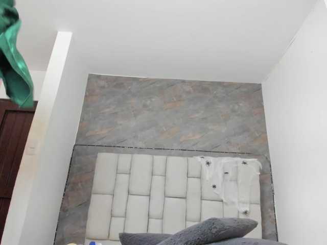 lilyrosee1 live cam on BongaCams