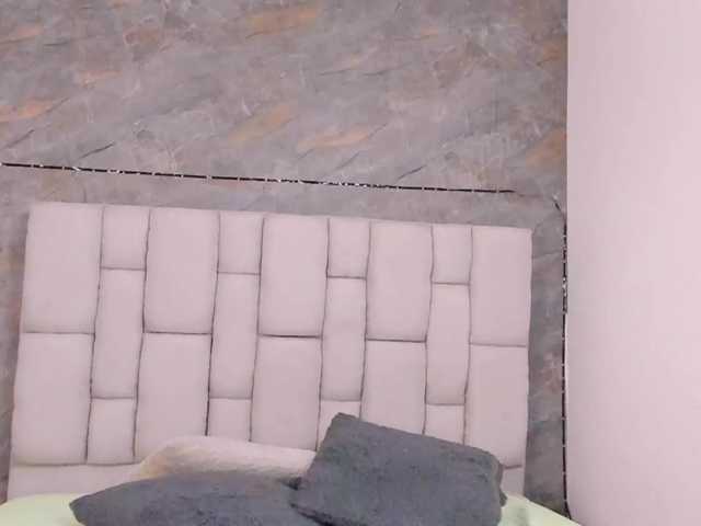 lilyrosee1 live cam on BongaCams