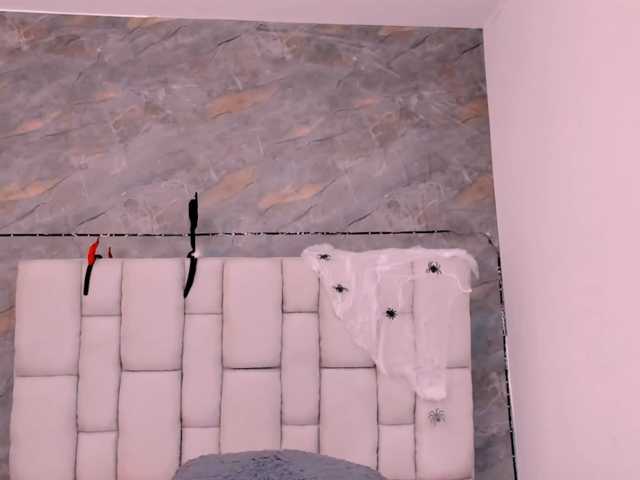 lilyrosee1 live cam on BongaCams