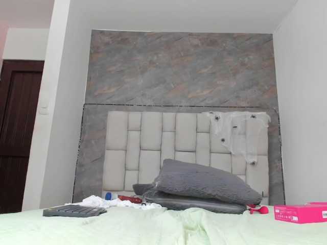 lilyrosee1 live cam on BongaCams