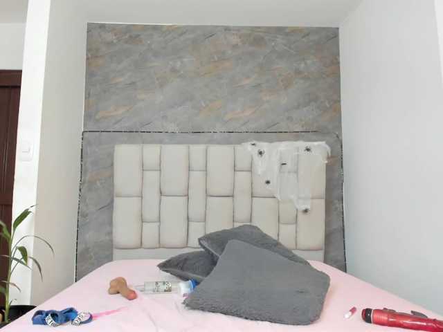 lilyrosee1 live cam on BongaCams