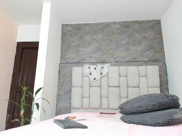 lilyrosee1 live cam on BongaCams