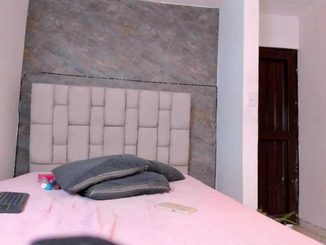 lilyrosee1 live cam preview