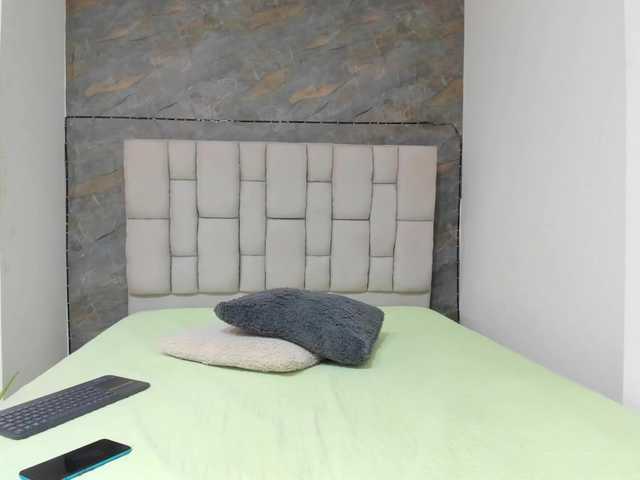 lilyrosee1 live webcam show
