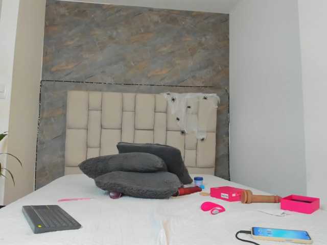 lilyrosee1 live cam on BongaCams