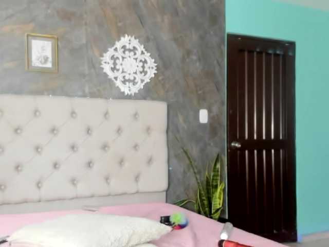 lilyrosee1 live cam on BongaCams