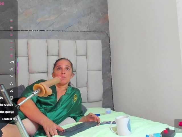lilyrosee1 live cam on BongaCams
