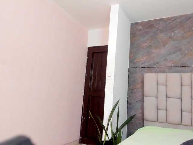 lilyrosee1 live webcam show