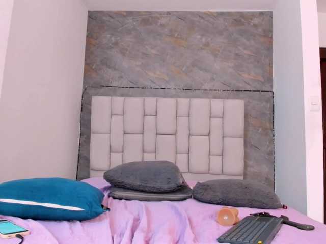 lilyrosee1 live cam preview