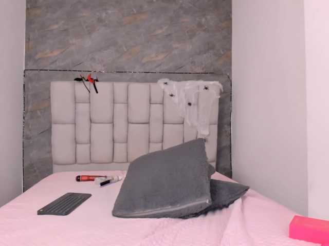 lilyrosee1 live cam on BongaCams