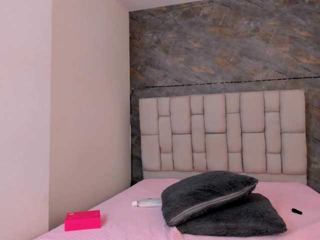 lilyrosee1 live cam preview