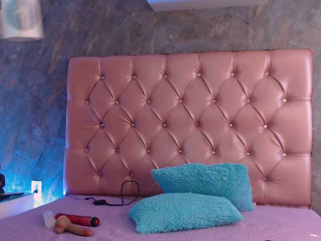 lilyrosee1 live cam on BongaCams