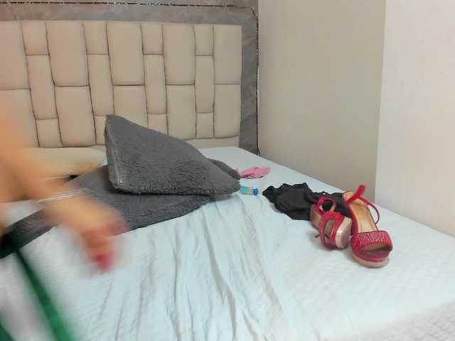 lilyrosee1 live cam on BongaCams