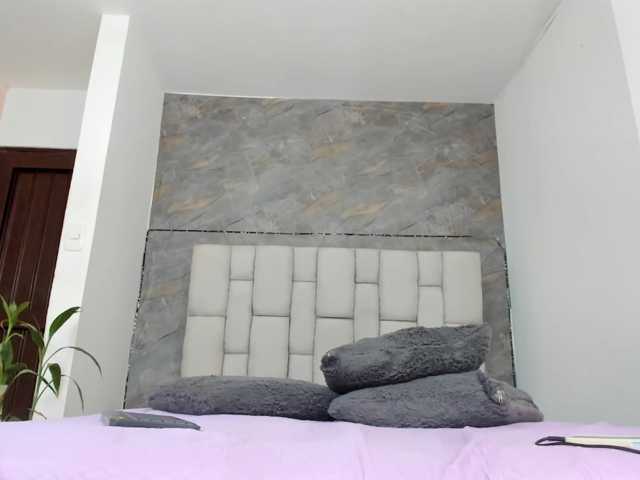 lilyrosee1 live cam on BongaCams