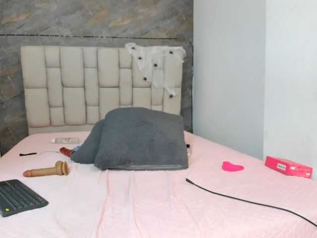 lilyrosee1 live cam on BongaCams