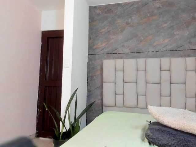 lilyrosee1 live cam on BongaCams