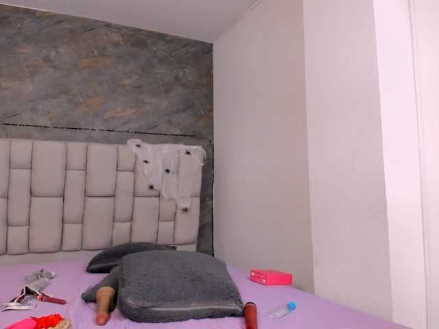lilyrosee1 live cam on BongaCams