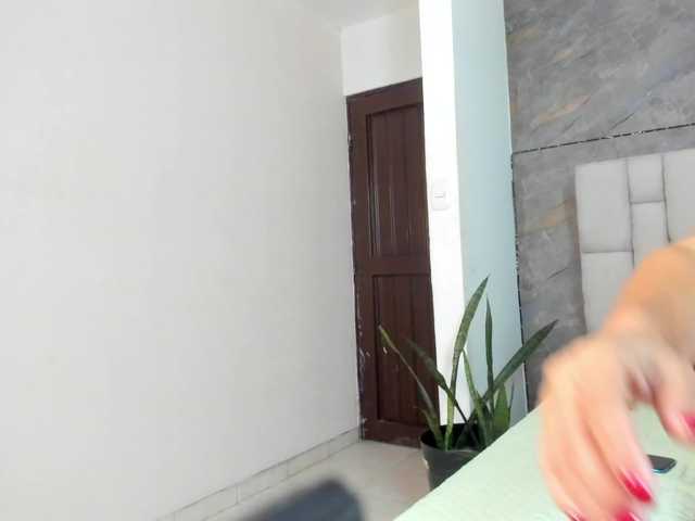 lilyrosee1 live webcam show