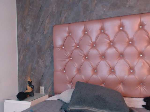 lilyrosee1 live cam on BongaCams