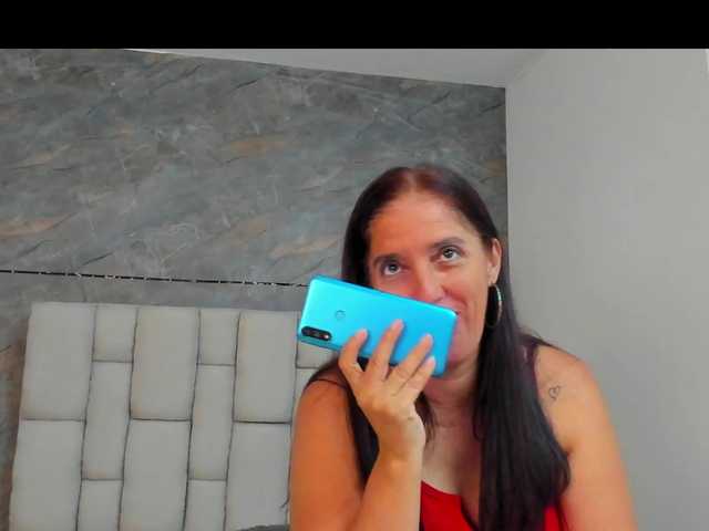 lilyrosee1 live cam on BongaCams