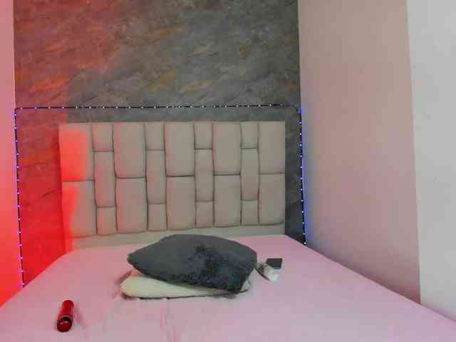 lilyrosee1 webcam