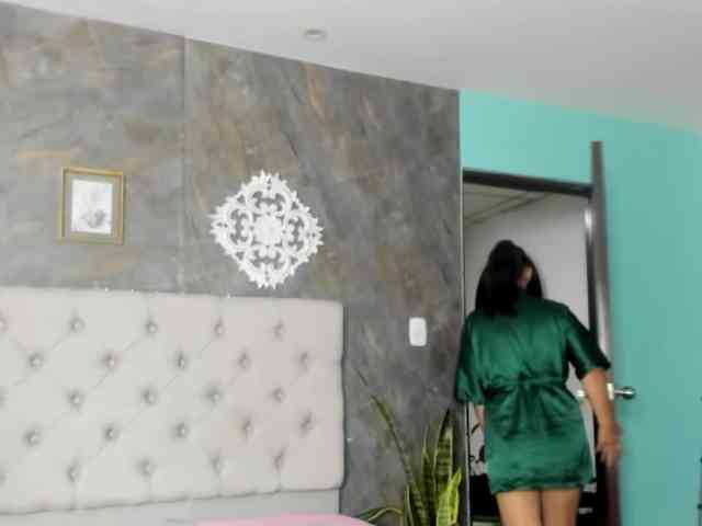 lilyrosee1 webcam
