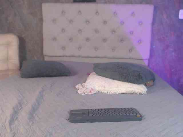 lilyrosee1 webcam