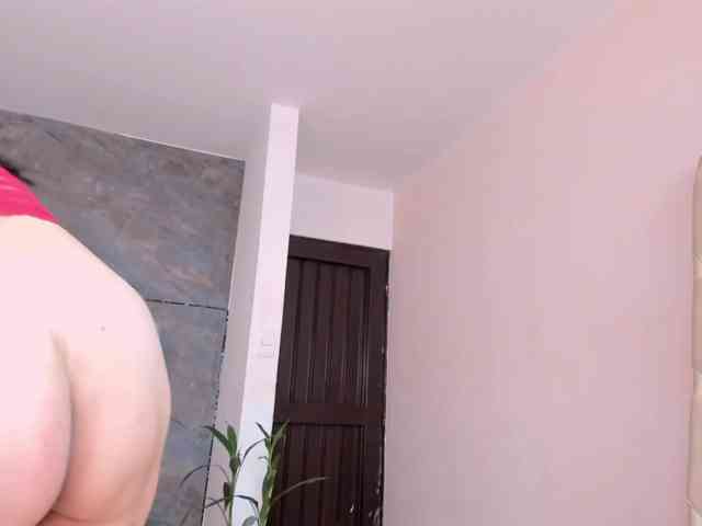 lilyrosee1 webcam