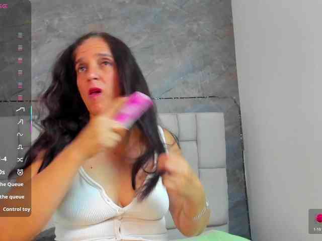 lilyrosee1 webcam