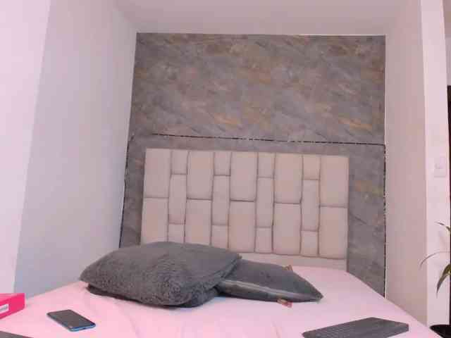 lilyrosee1 webcam