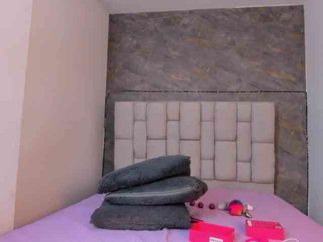 lilyrosee1 webcam
