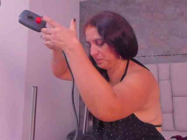 lilyrosee1 webcam