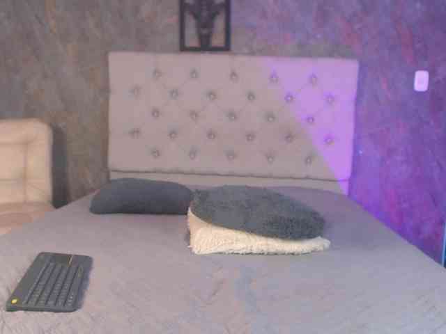 lilyrosee1 webcam