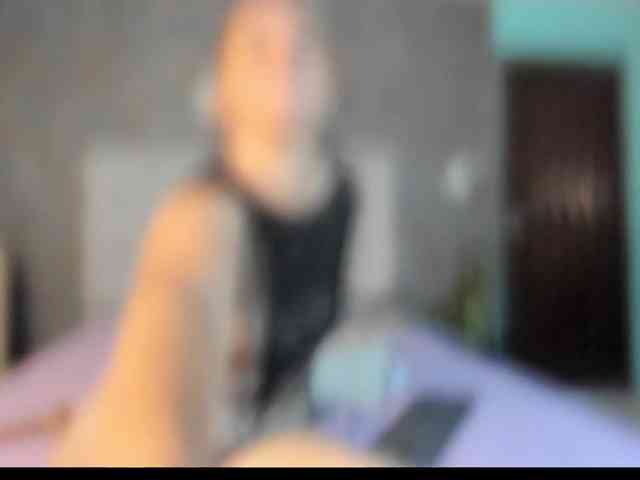 lilyrosee1 webcam