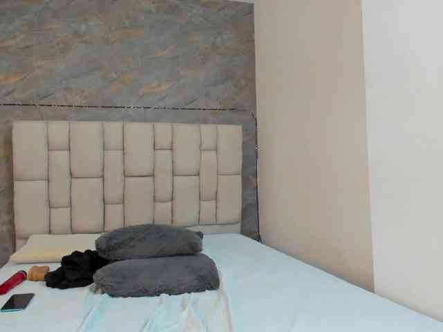 lilyrosee1 webcam
