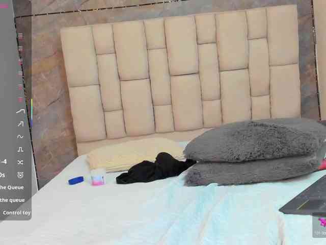 lilyrosee1 webcam