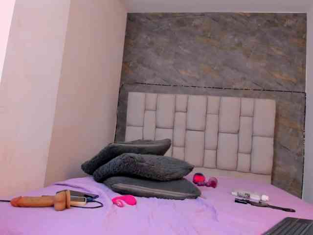 lilyrosee1 webcam