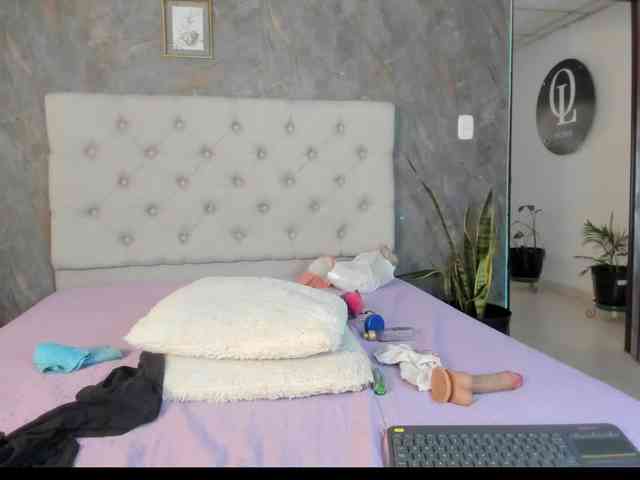 lilyrosee1 webcam