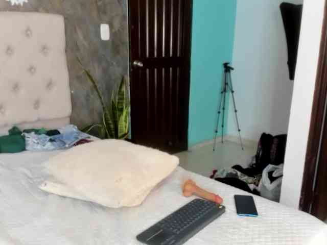 lilyrosee1 webcam