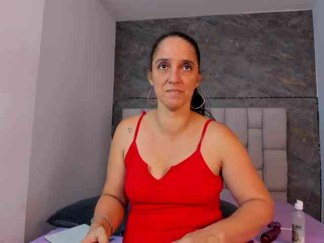 lilyrosee1 webcam