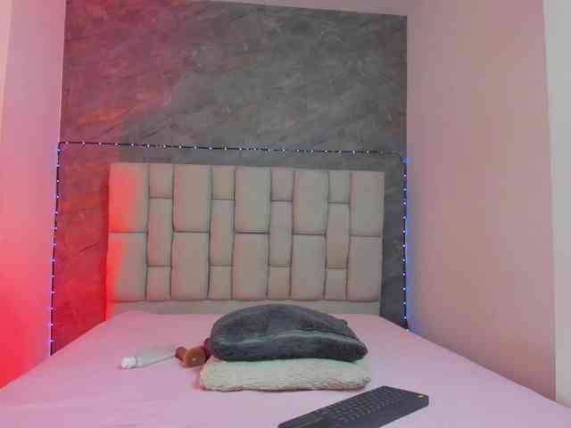 lilyrosee1 webcam